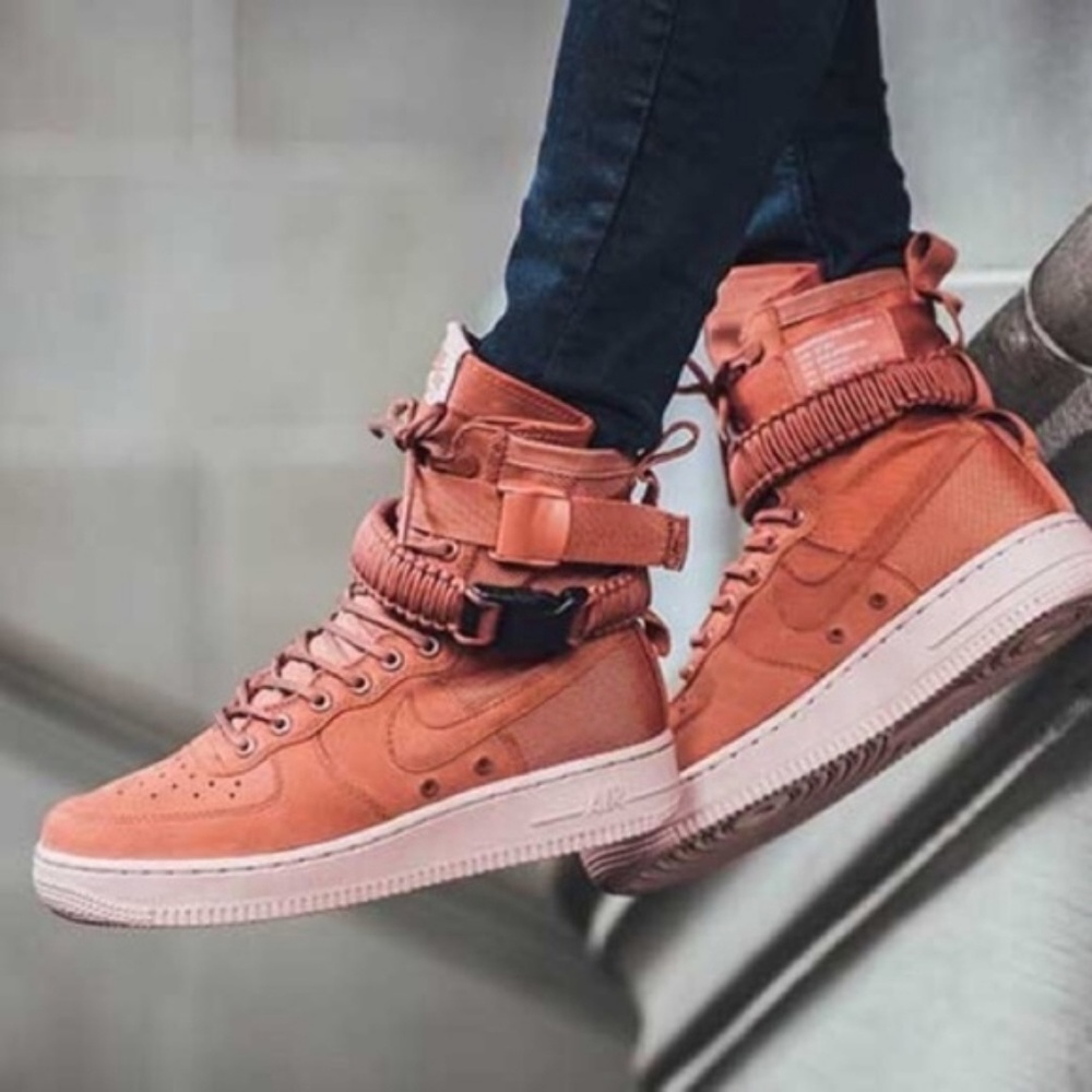 NEW Nike SF Air Force 1 High Dusty Peach